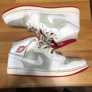 Nike Jordan 1 Mid Hare size 10.5 men’s